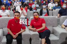 汪周雨获得冠军，爸妈高兴得合不拢嘴图片