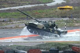 轻坦火力堪比T-90MS！俄媒盘点俄军空降兵新武器，几乎都是重装备图片