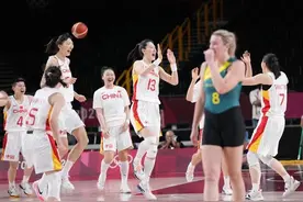 燃爆！中国女篮闯入奥运八强，主帅许利民成“激励大师”图片