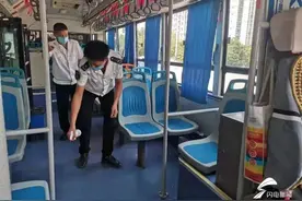 @聊城人，乘坐公交车请主动出示“健康码”绿码图片