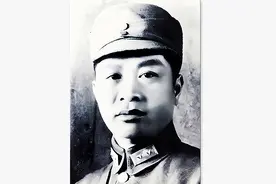毛泽东为什么当面称叶挺是“共产党的第一任总司令，人民军队的战史要从你写起”？图片