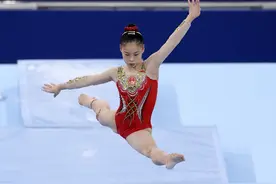 体操——女子平衡木：中国选手包揽冠亚军图片