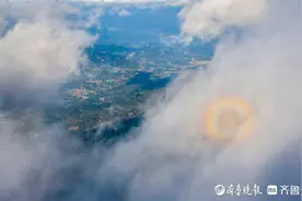 摄影师在泰山玉皇顶拍到碧霞宝光奇观图片