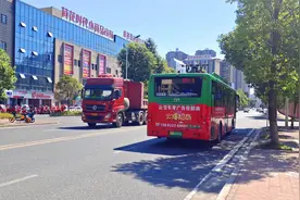 四川雅安7路公交需途中下客充电？公交公司：部分车辆老化续航只有12公里图片