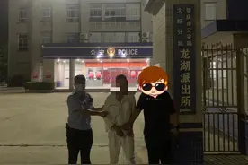 听说邻居被盗，他翻看家中监控，结果惊出一身冷汗……图片