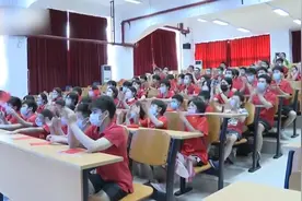 广东靓仔谢思埸再夺金，省队教练揭秘完美动作造就胜利视频封面