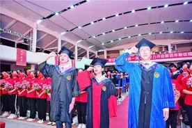 怀抱赤子之心 投身壮阔时代洪流图片