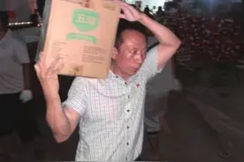 410万元紧缺物资、100万元现金捐赠到最需要的地方 农民工黄久生：都是我应该做的图片