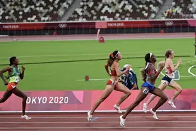 很棒！中国选手王春雨获得奥运会女子800米第五名图片