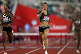 瞰奥·战况 | 美国女将400米栏破世界纪录夺冠图片