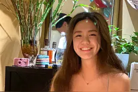 钟镇涛晒照为爱女庆生 17岁钟懿亭亭玉立遗传爸爸好基因图片