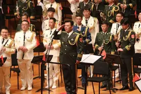 飘扬在军旗上的旋律，也回荡在人民的心里 | 乐评图片