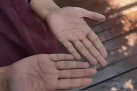 脱下防护服的一瞬，现场安静了图片