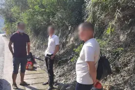 客车“甩客”服务区，还指示乘客横穿高速路？ | 一线微观图片