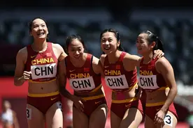 女子4×100米接力预赛：中国队小组第三直接晋级决赛图片