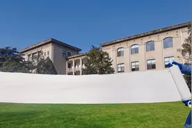极端高温频现，中国学者研发超材料织物穿上可降温近5摄氏度图片