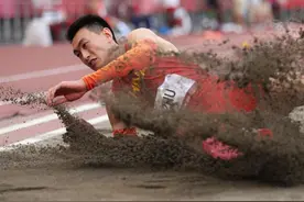 历史性突破！朱亚明男子三级跳远摘银图片