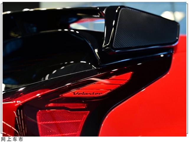 现代全新高性能轿车实拍！搭2.0T引擎+运动套件，不对称三门设计