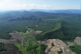 中科院广州地化所在黑龙江发现地球近十万年来最大规模陨石撞击坑图片