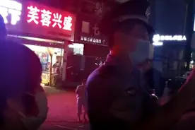 益阳市民含泪拍摄的视频 只为记住这位民警的警号121786图片