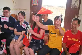 祝贺！42秒82，柳州妹韦永丽随中国女队晋级接力决赛图片