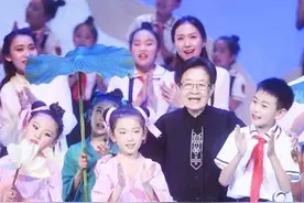 唱支红歌给党听 | 《歌声与微笑》图片