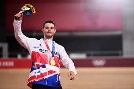 场地自行车——男子全能赛赛况：英国选手沃尔斯夺冠图片