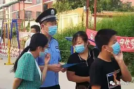 全民战疫中的莱州公安力量图片