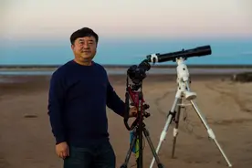 宇宙作为家园：30年，三个看星星的人图片