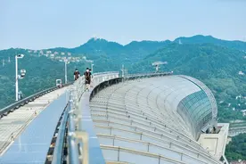 重庆来福士探索舱·观景台全新升级，推出高空体验项目图片