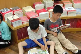 海到底有多深？长沙8岁男生带《海底两万里》参加图书漂流图片