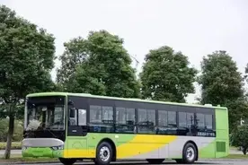 赤峰中心城区多条公交线路调整图片