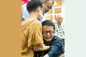 唐山大地震后的临建棚里，小英丢了……图片