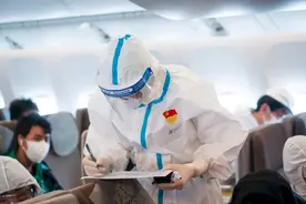 自航班落地到最后一名旅客完成检疫手续耗时80分钟，机场入境要过海关这几道关图片