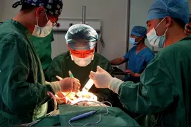 上海援滇医生助绿春县完成首例高血压脑出血开颅手术图片