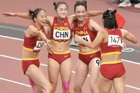 女子4×100米接力 中国“哪吒头”女孩获第六创历史图片
