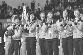 37年前的今天首夺奥运冠军！有一种骄傲叫中国女排图片