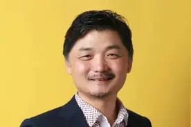 韩国首富大洗牌！中年大叔靠“聊天”日进斗金，身家碾压三星太子图片