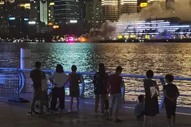 上海黄浦江游艇起火救援细节：没有这个关键动作，救援难开展图片