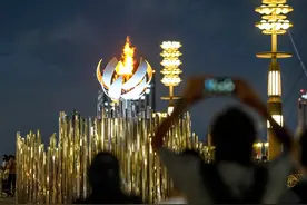 瞰奥·闭幕 | 东京奥运会8月8日晚落幕 苏炳添任中国代表团旗手图片