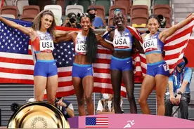 男女4x400米接力均夺冠，美国队收获两金图片