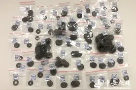 河道清淤见古币 跨省挖宝引警方：6人盗挖千余枚古币被铜陵警方依法抓捕图片