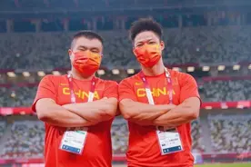 他为“苏神”烧菜，“苏神”为他按摩，苏炳添的“御用”队医来自武汉图片