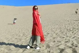 燕子｜醉美甘青游---鸣沙山月牙泉图片