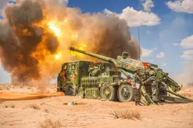 战神怒吼！炮兵实弹射击亮剑大漠图片