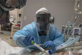 美媒揭美医院疫情惨状：ICU病床可用率低 病人时刻准备告别亲人图片