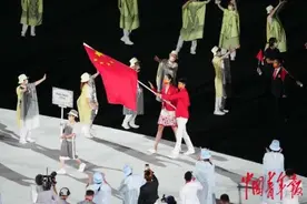 体育摄影中的“他”和“她”图片