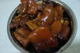 卤猪蹄，一道能吃下三碗饭的神奇美食图片