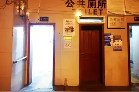 悲剧！贵阳一女子公共厕所内产子，婴儿疑似已死亡！目击者还原现场情况图片