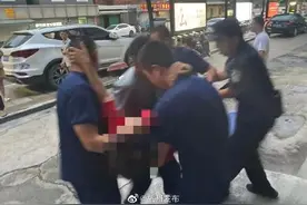 萧山街头惊险一幕！女子突然倒地不起，失去知觉……图片